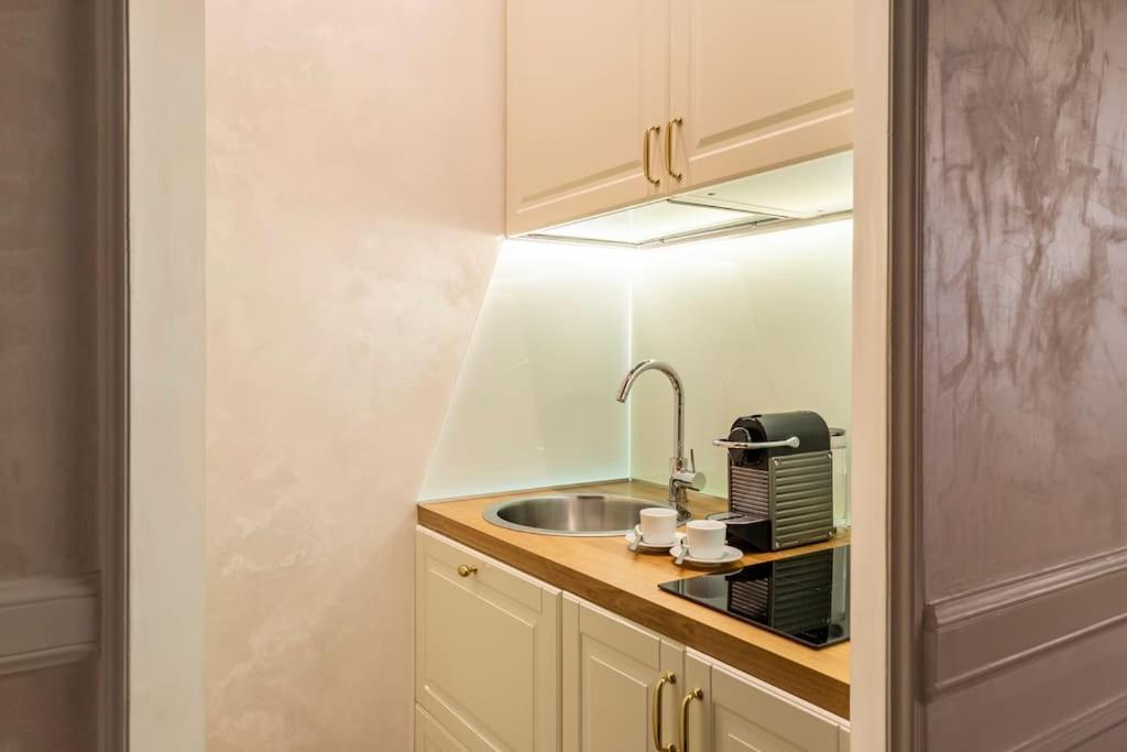 Frattina Elegance Suite Rome Extérieur photo
